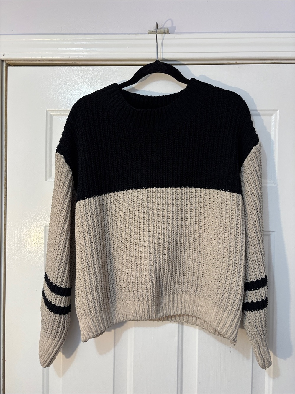 Z-Suppy brand Sweater Size Medium